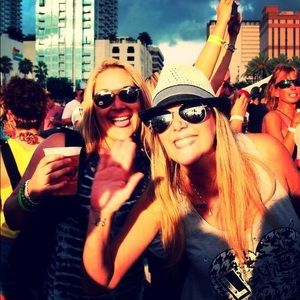 Meet your Posher, Carly